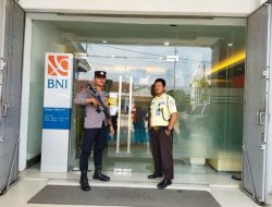 Personil Polsek Tumijajar Patroli Hunting di Objek Vital Bank BNI