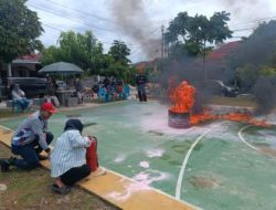 Damkar Pekanbaru Gelar Sosialisasi Pencegahan Kebocoran Gas untuk Warga Tobekgodang