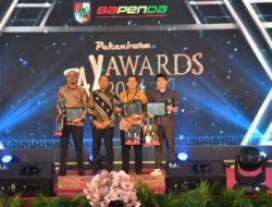 BRK Syariah Terima Award Sebagai Bank Mitra Penyedia Layanan Pembayaran Pajak Daerah