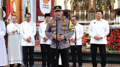 Ucapkan Selamat Natal, Kapolri: Mari Genggam Erat Persatuan dan Kesatuan