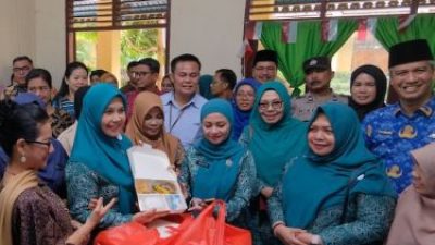 Pemprov Riau Salurkan 1.049 Paket Makanan Bergizi Gratis ke SD dan Posyandu