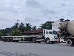 Momen Nataru, Mobil Angkutan Barang Masih Beroperasi di Pekanbaru